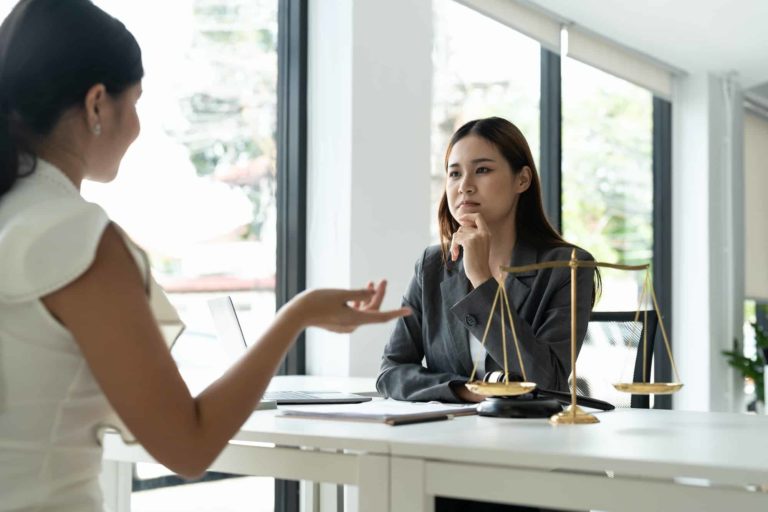 دکتر کافی بهترین وکیل حقوقی نجف آباد